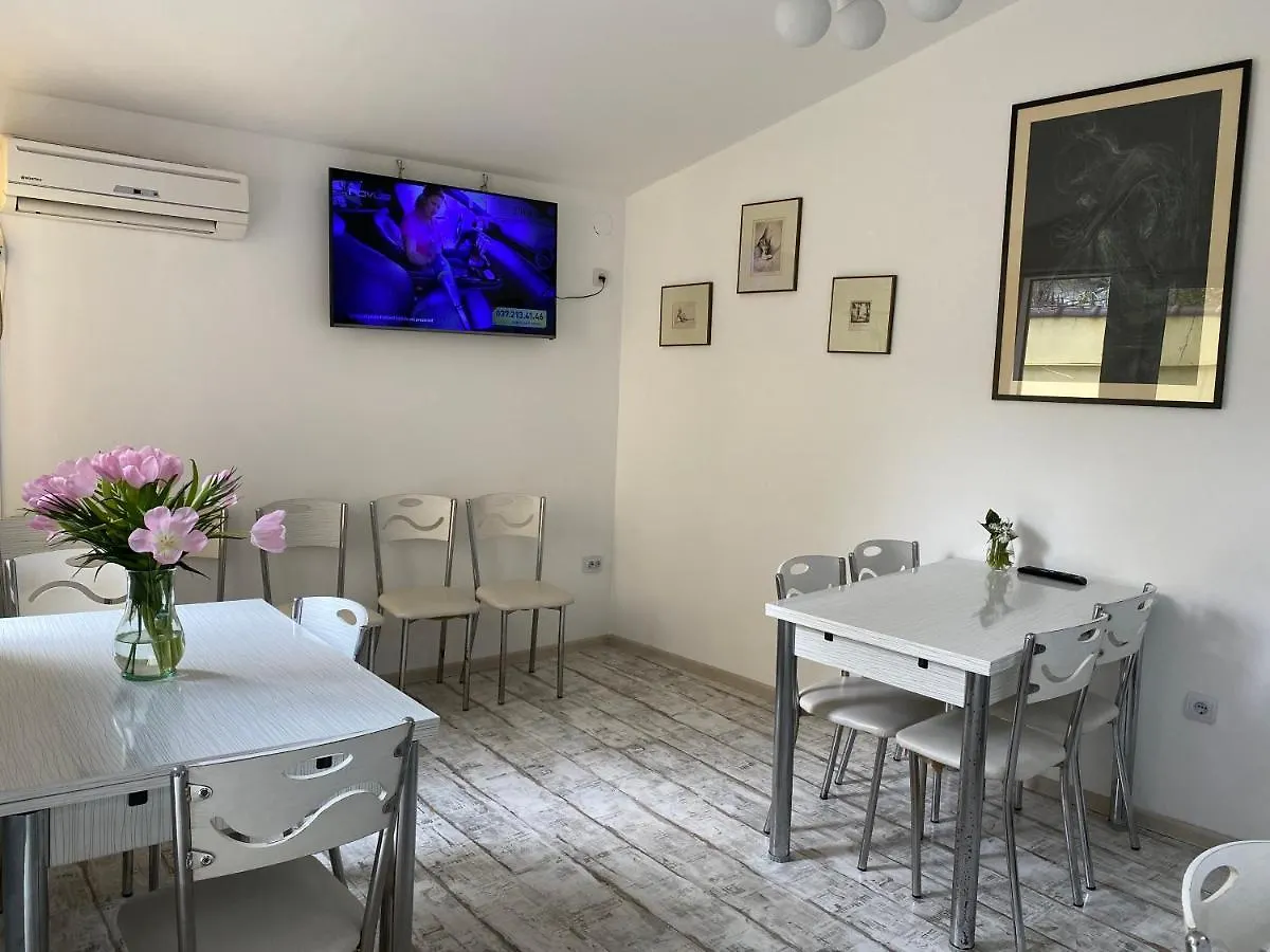 B&B Duo Caffe Bükreş Konukevi
