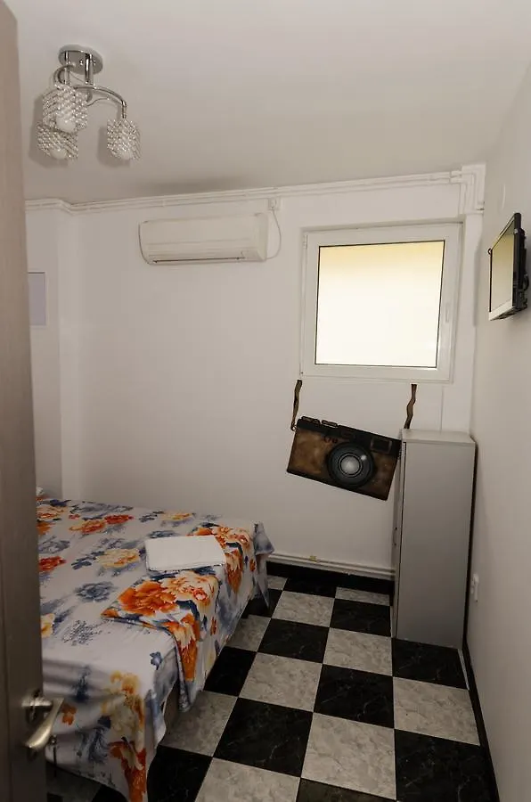 B&B Duo Caffe Bükreş 2*,